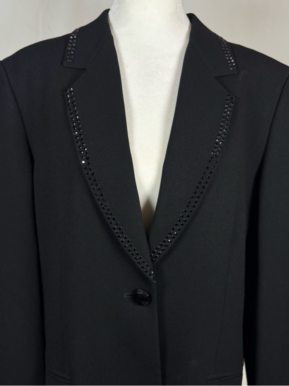 Liz Claiborne Black Beaded Lapel Women's Blazer 16 petite, pleated pants 14p